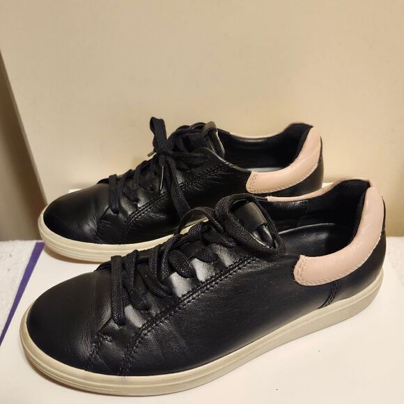 ECCO Danish Design Black Leather Lace Up Sneakers Womens 7/38 EU Ret. $165 - Picture 2 of 9
